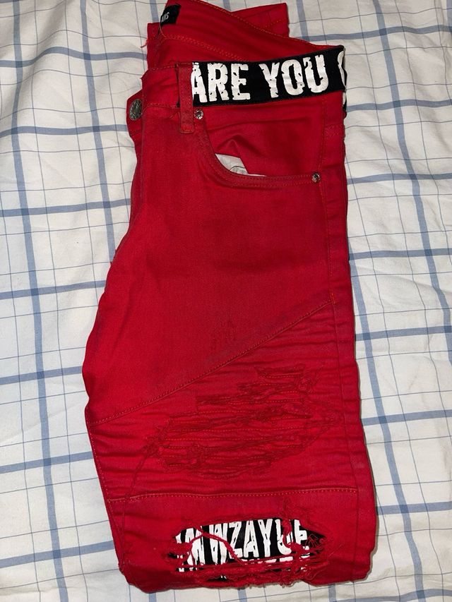 Pantalon Vaquero Rojo Roto. Negociable