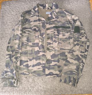 Sobrecamisa militar