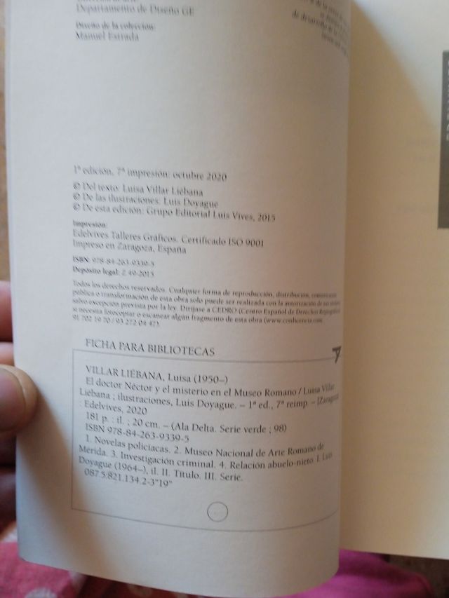 El doctor Néctor y el misterio en el Museo Romano (Spanish Edition)