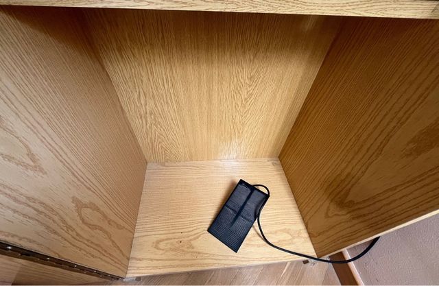 Máquina de coser y mueble incluido