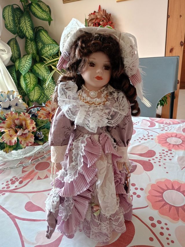 Bambola porcellana Lady Clara