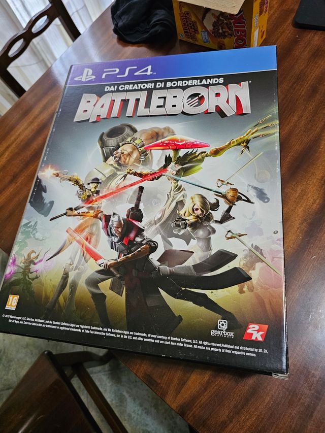 scatola pubblicitaria ps4