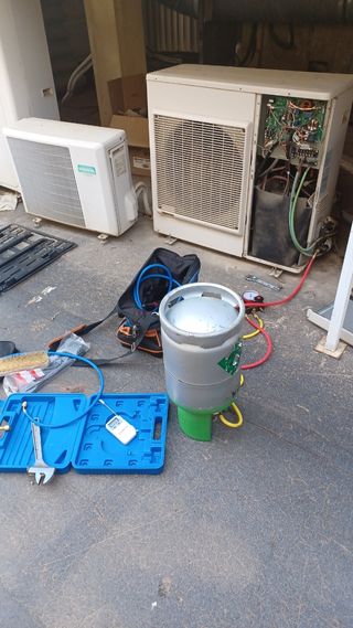 Técnico aire acondicionado y neveras industriales.
