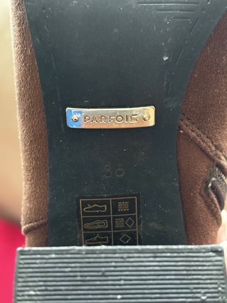 Botines de piel de ante Parfois