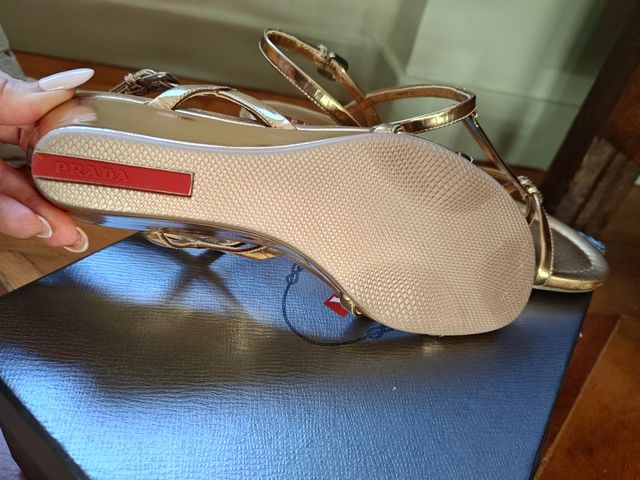 Sandalias Prada patent mirror doradas a estrenar