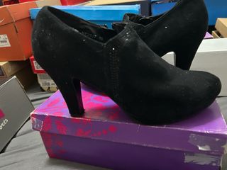Botines tacon ante negro nº40