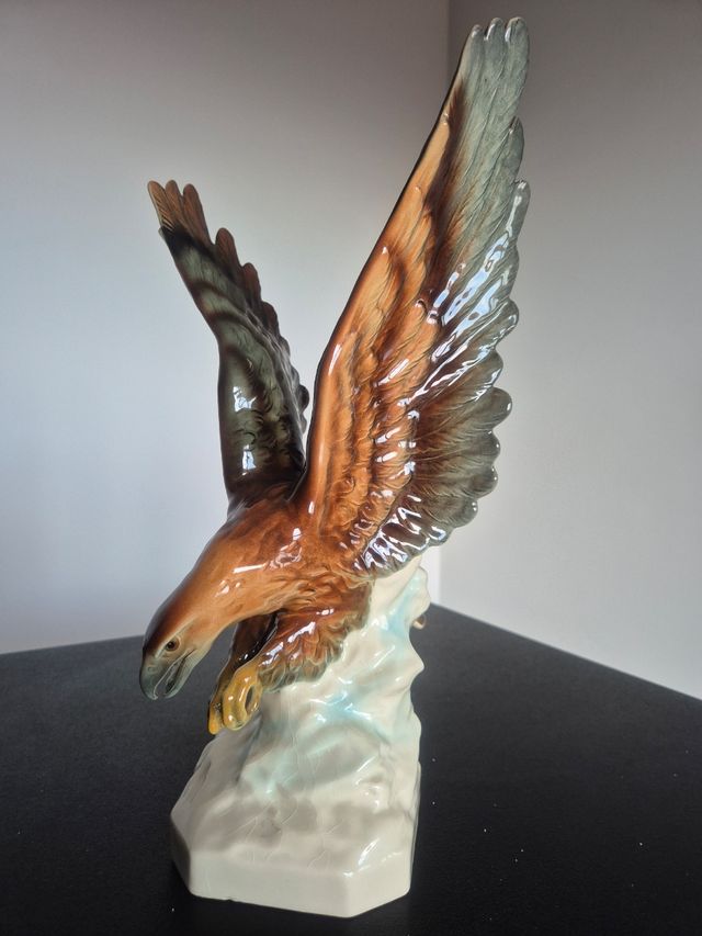 Aquila in ceramica