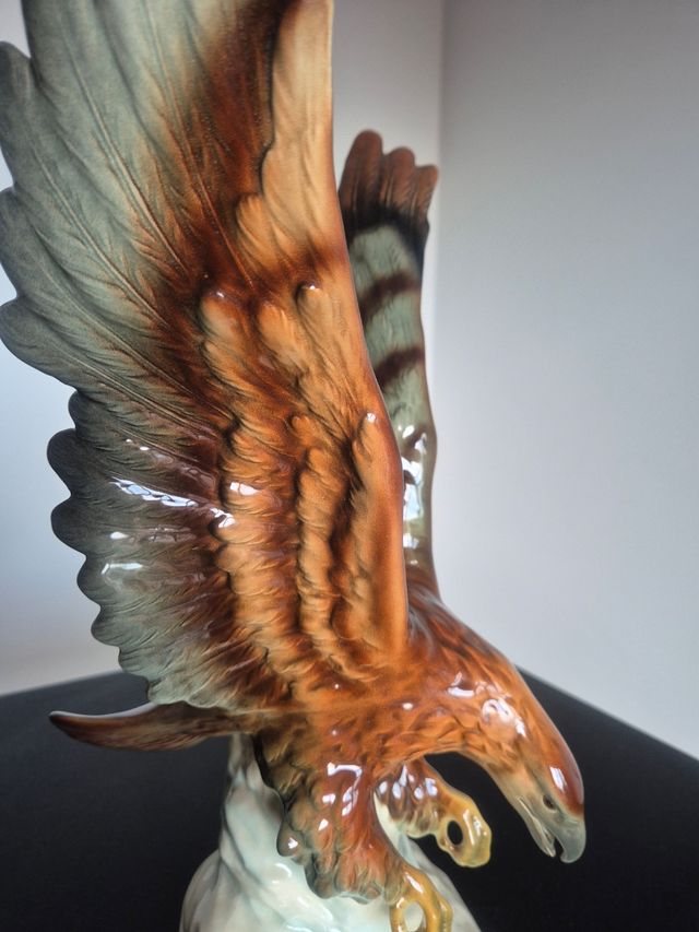 Aquila in ceramica