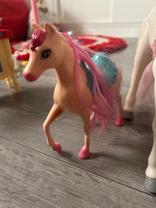 Caballos muñecas