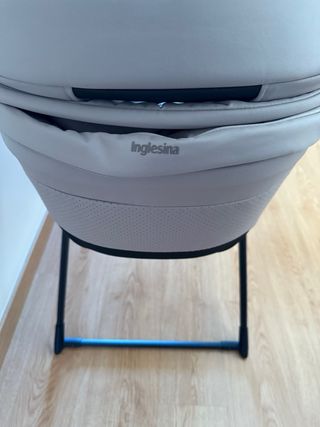 Capazo y tripode inglesina electa