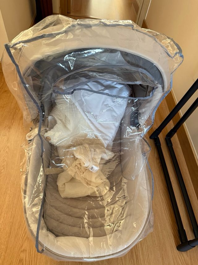 Capazo y tripode inglesina electa