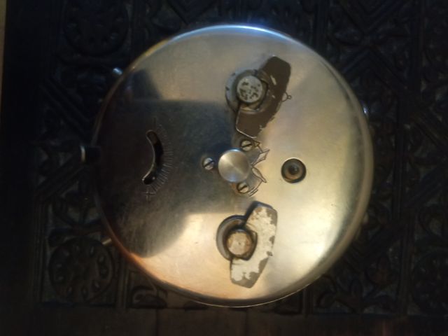 Relog despertador antiguo titan rubi