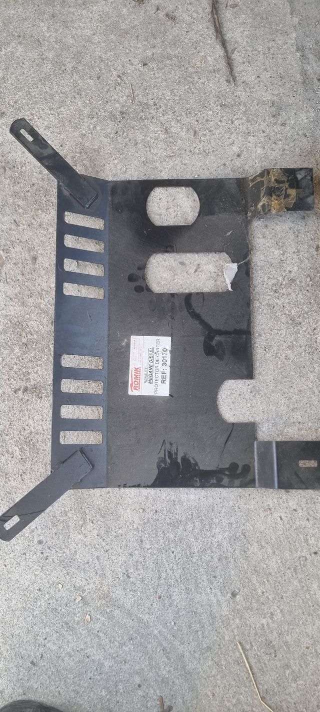 Cubre carter metálico renault megane