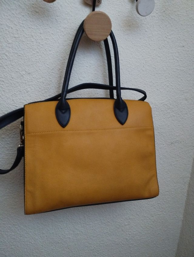 Bolso amarillo