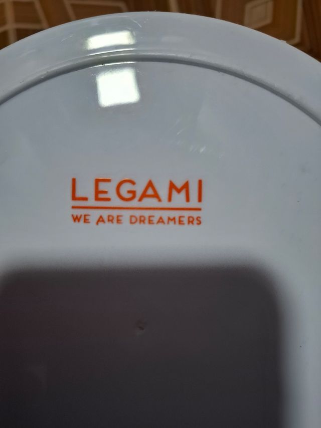 Legami cestino a forma di canestro