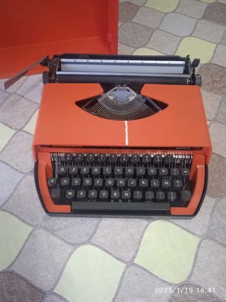 Macchina da scrivere vintage