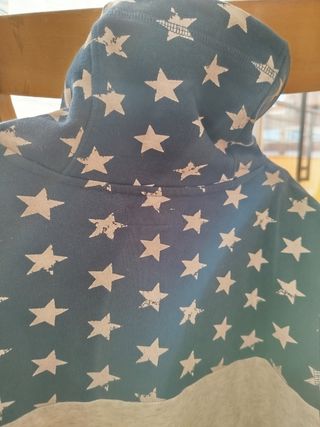 Sudadera estrellas H&M talla 170cm