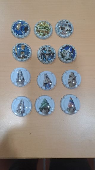 12 chapas Gaudí 
