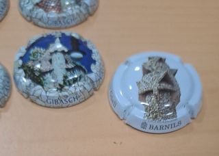 12 chapas Gaudí 