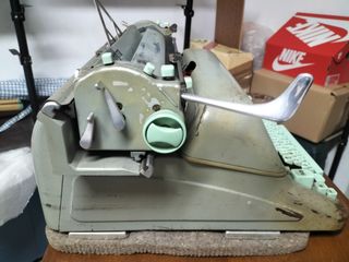Maquina de escribir antigua