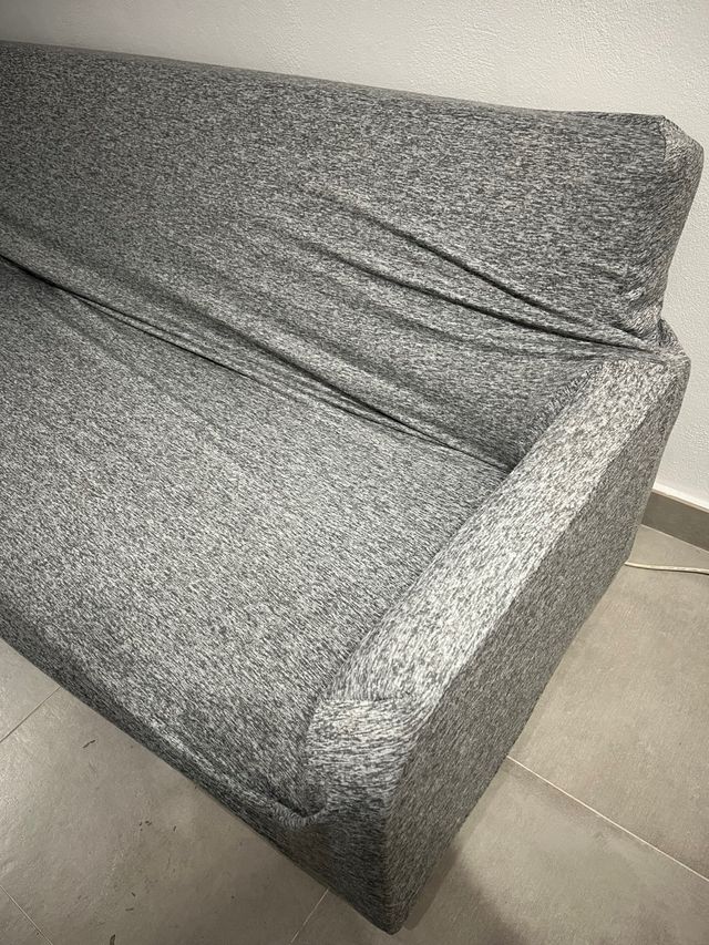 Funda ajustable para sofá. Basics El Corte