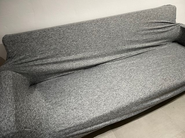 Funda ajustable para sofá. Basics El Corte