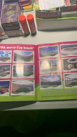 Album mundial de Brasil 2014,cromos pegados 