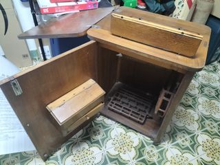 Maquina de coser con mueble