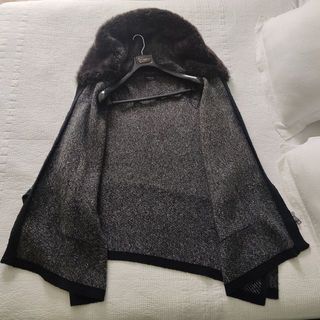 Poncho de lana tonos grises con gorro talla M