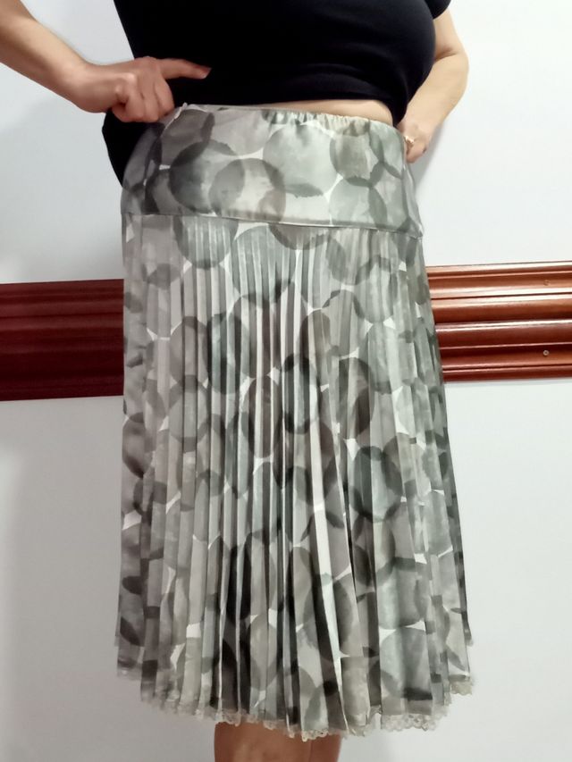 Falda plisada.