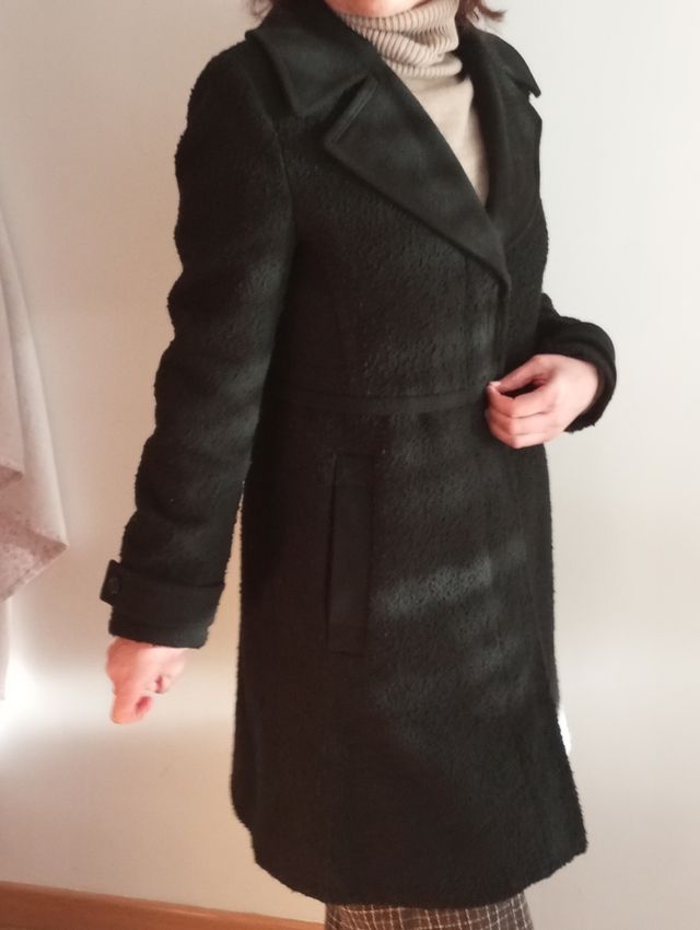 Abrigo negro de Sfera