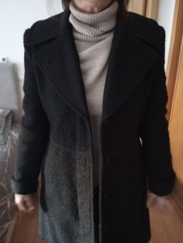 Abrigo negro de Sfera