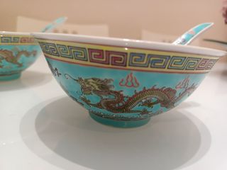 Cuencos chinos con cuchara