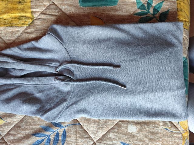 Sudadera gris Primark 