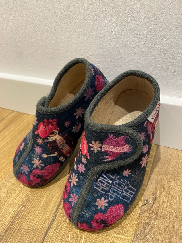 Zapatillas de casa niña Talla 28
