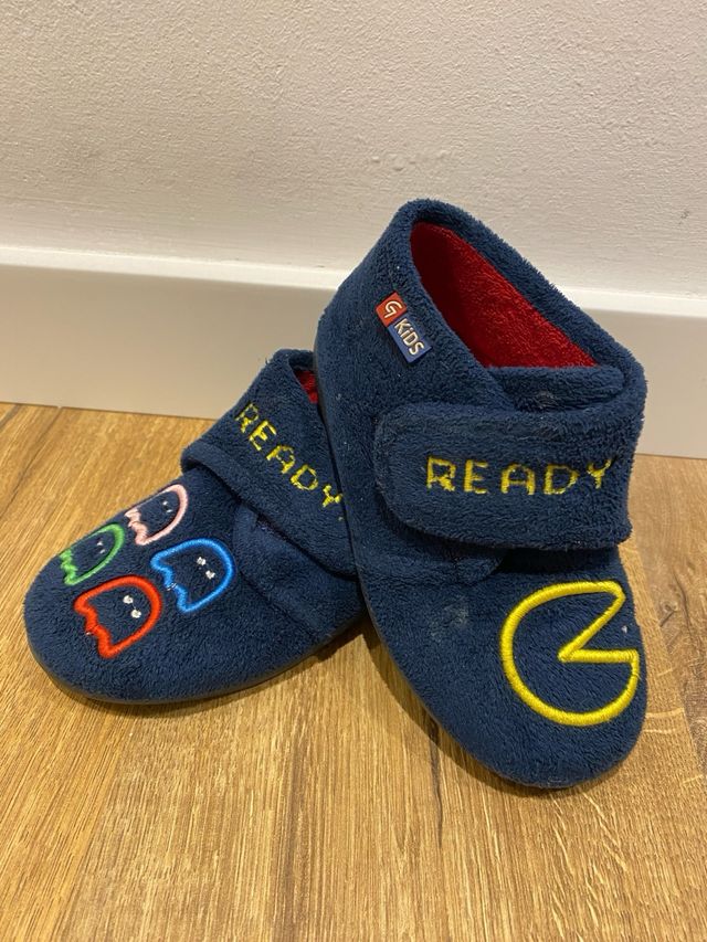 Zapatillas de casa niño talla 28