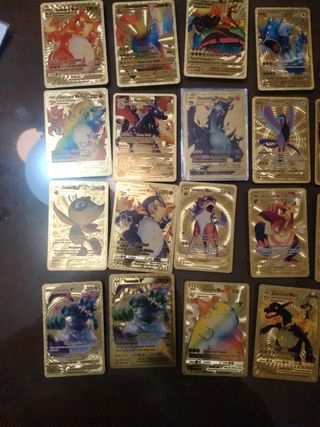 Pokemon. Cartas metálicas y doradas