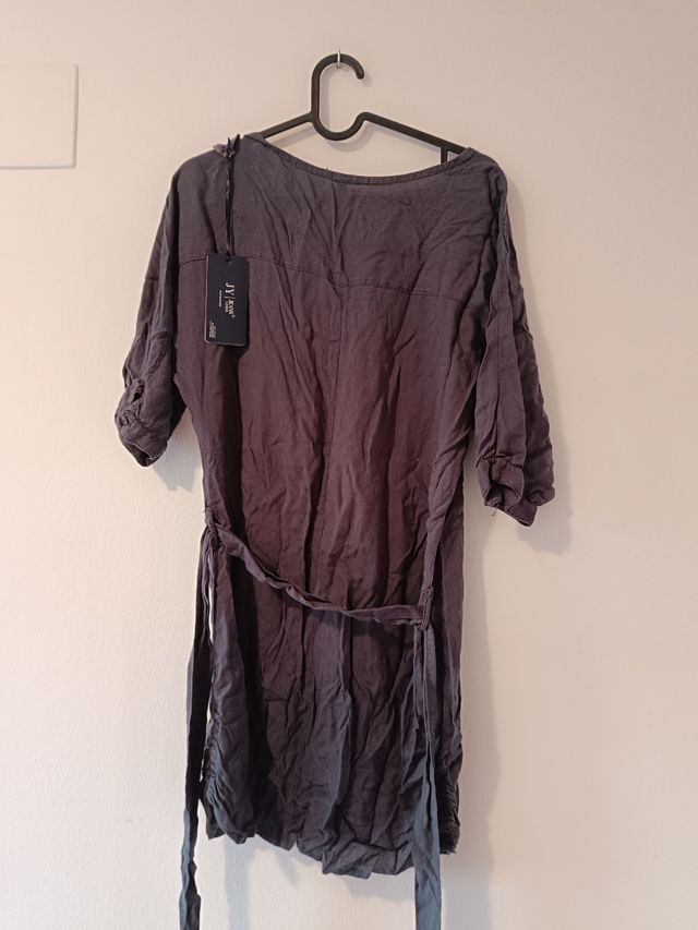 Camiseta con tachuelas