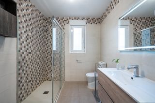 CHALET CON PISCINA (LA ZUBIA)