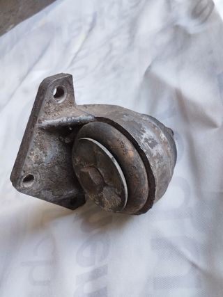 Soporte motor completo Seat 600