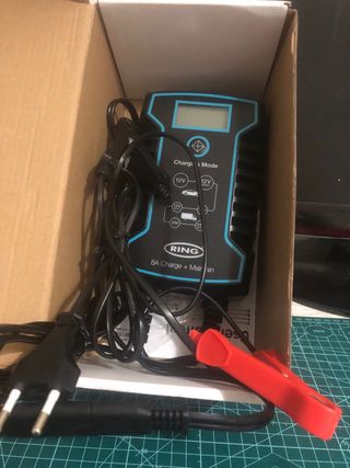 Cargador de bateria de coche RING