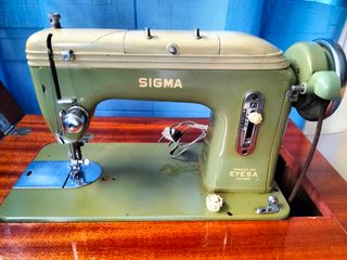 Maquina de coser antigua
