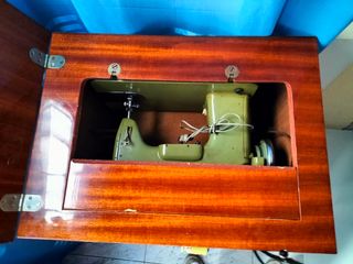 Maquina de coser antigua