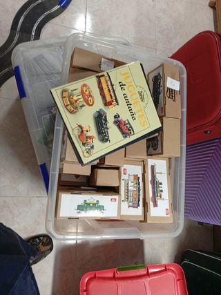 Collezione di vecchi giocattoli Jaya