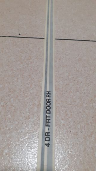 BANDA DECORATIVA ADHESIVA PARA COCHES 