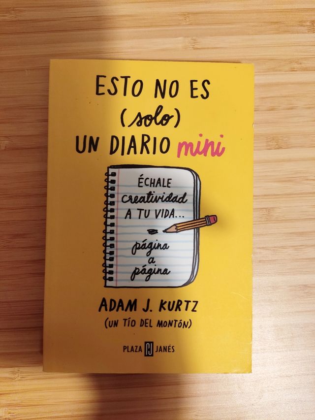 Esto no es (solo) un diario mini: Échale creatividad a tu vida... página a página