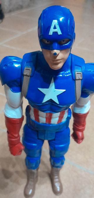 Action figure Captain America alto 30 centimetri