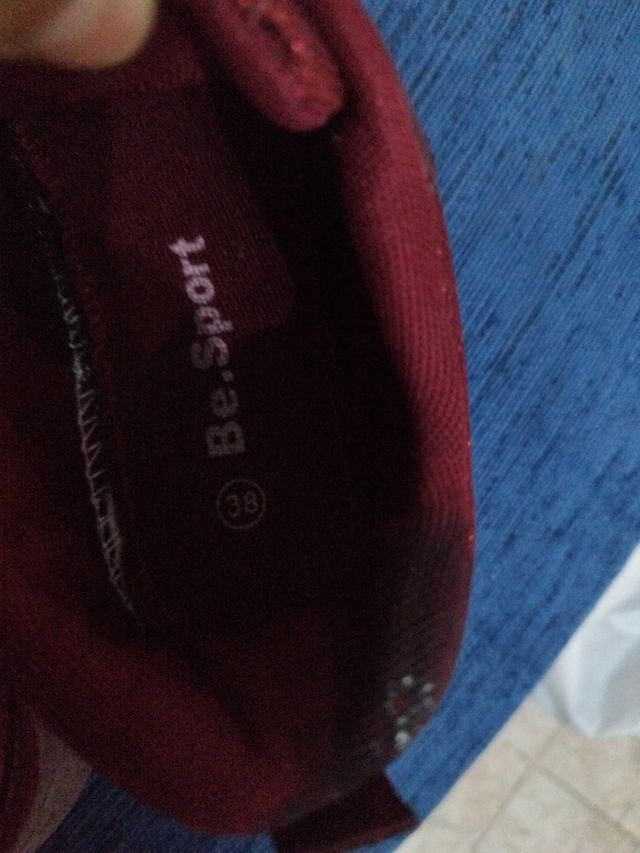 Zapatillas granate y brillo