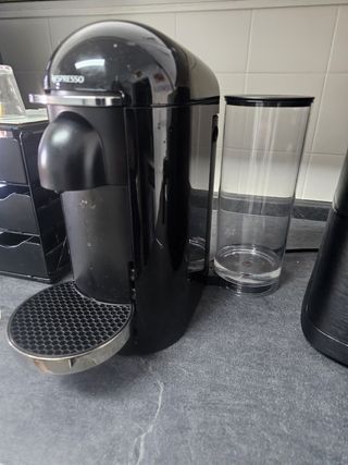 Cafetera Nespresso vertuo plus