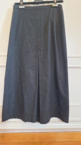 Falda midi gris Zara